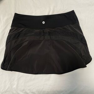 Lululemon black tennis skirt size 4